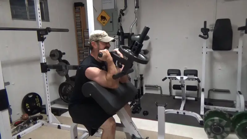 Tib Bar Leverage Top Focused Preacher Curls