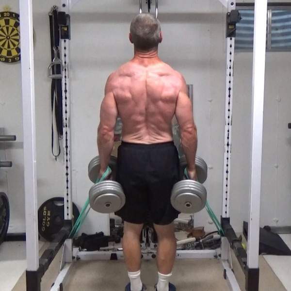Band-Dumbbell Mid-Trap Shrugs