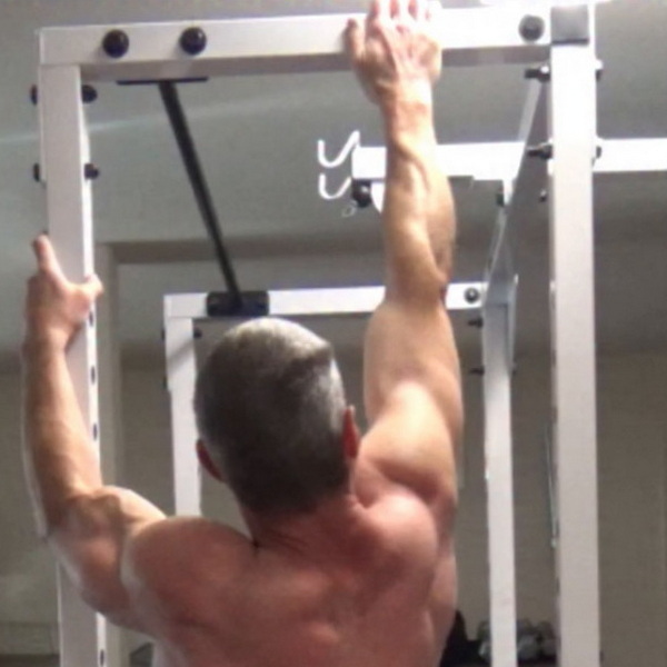 Rack Side-Grip Pull-Ups