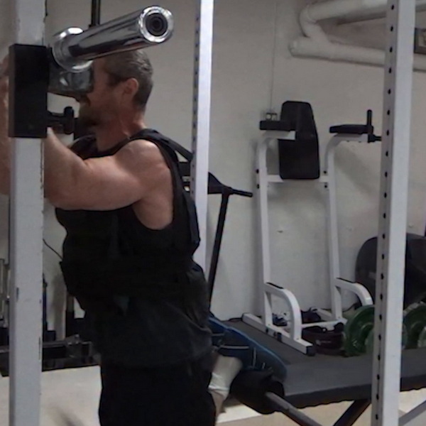 Vertical Sissy Squats